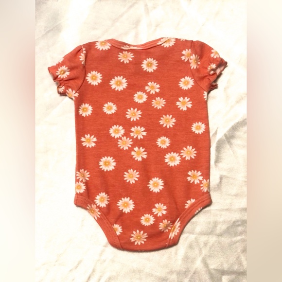 Nicole Miller 3-6MO Baby Girl Onesies Bundle of 3 - Picture 6 of 7